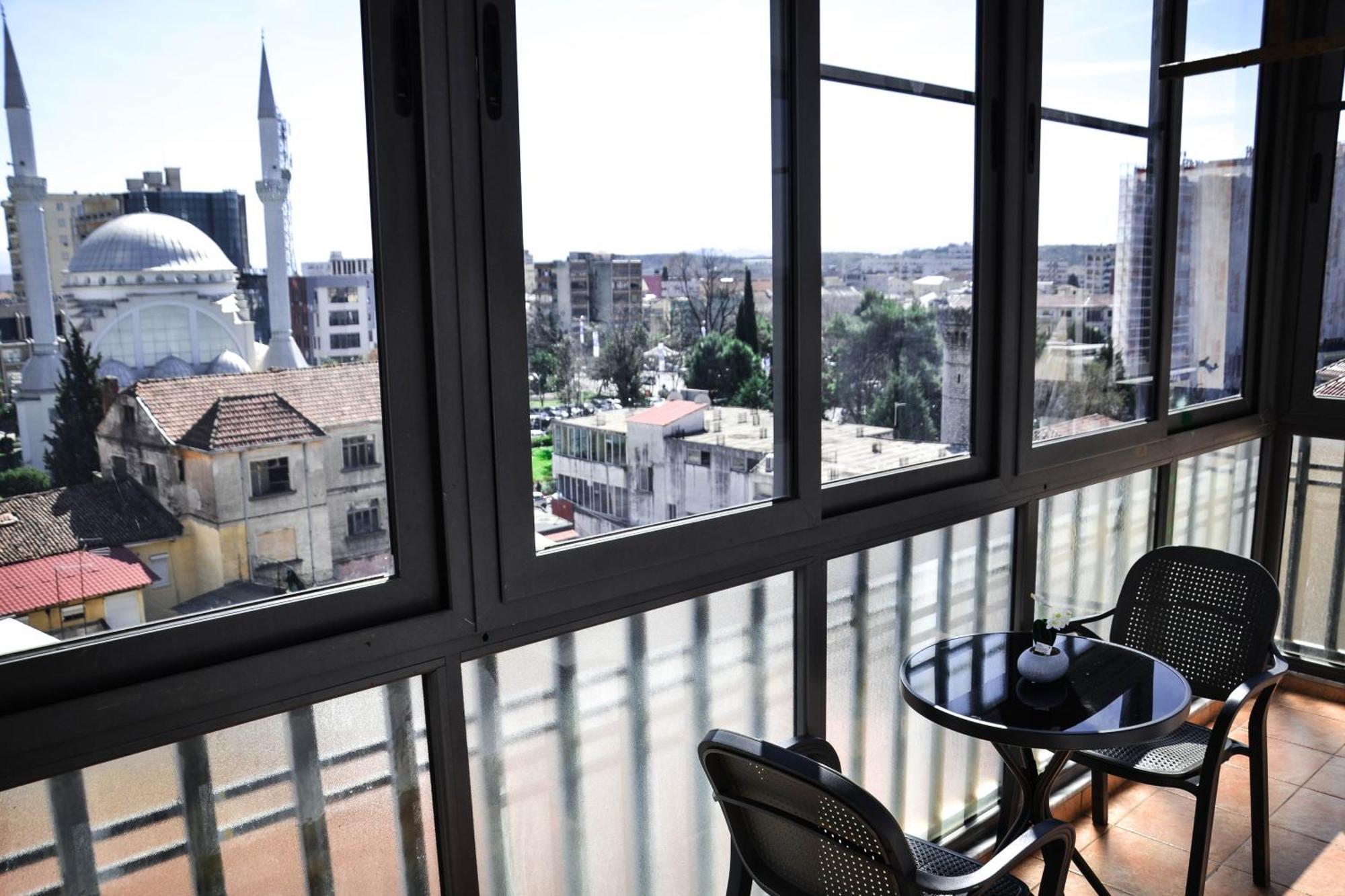 Horizont Apart-Hotel Shkodër Exteriör bild