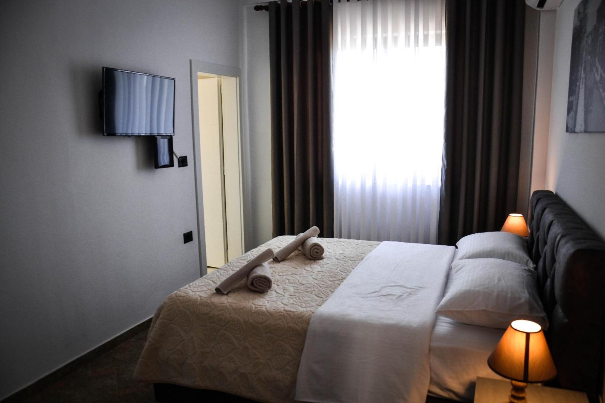 Horizont Apart-Hotel Shkodër Exteriör bild